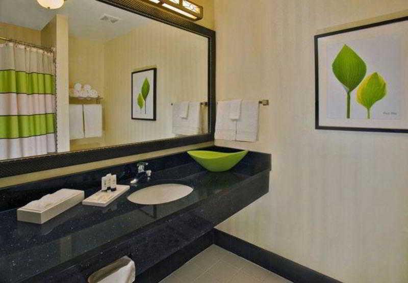 Fairfield Inn And Suites Flint Fenton Екстериор снимка