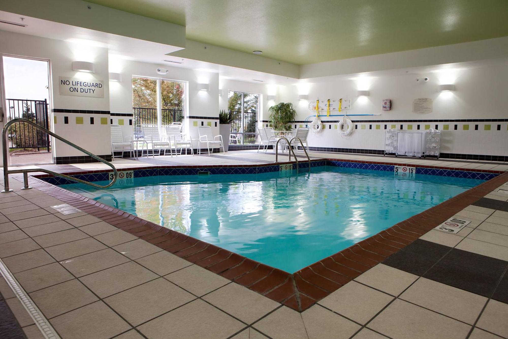 Fairfield Inn And Suites Flint Fenton Екстериор снимка