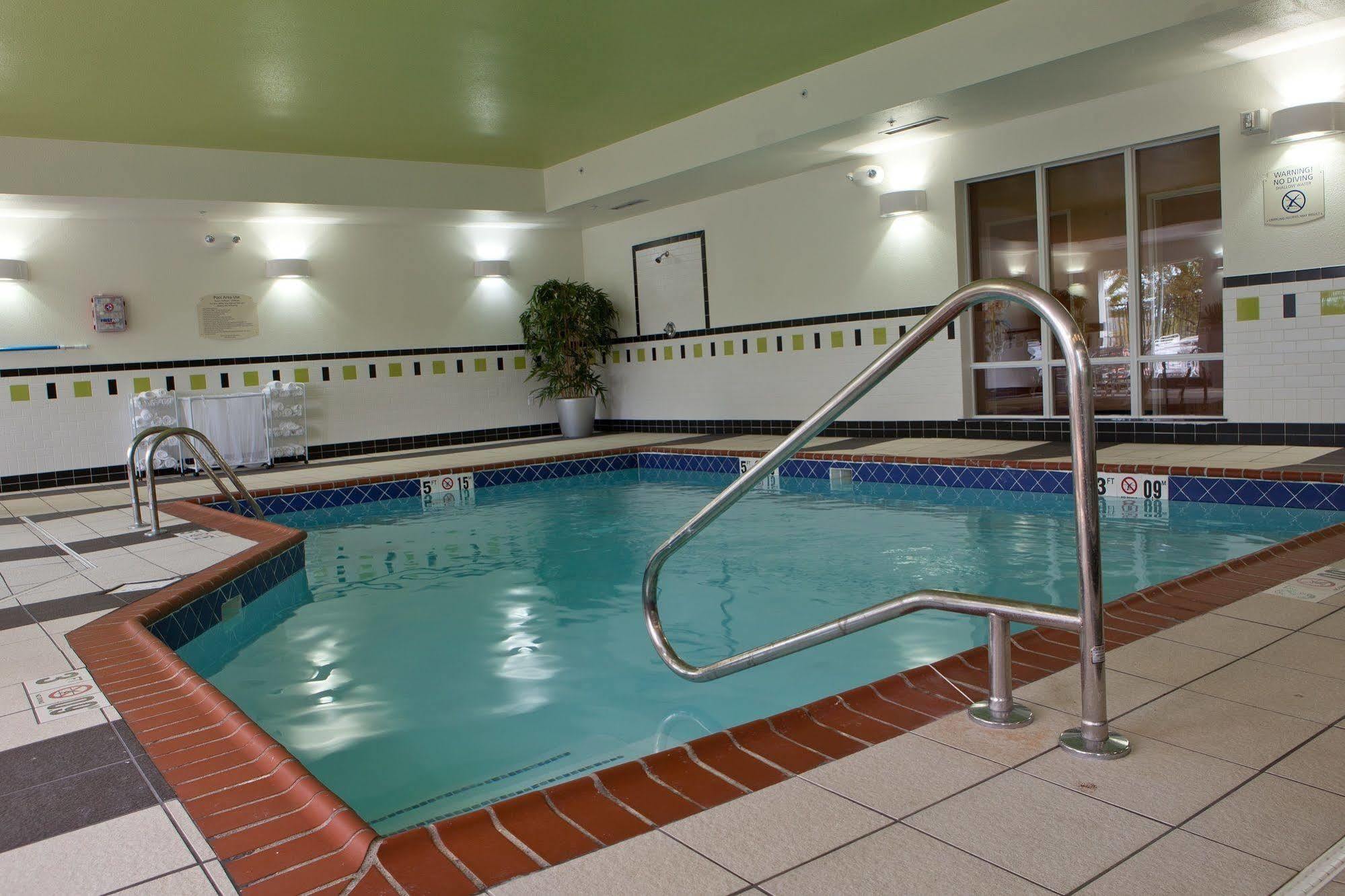 Fairfield Inn And Suites Flint Fenton Екстериор снимка